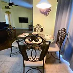 Joyful And Bright 4 Bedroom 3 Bathroom Pool Home