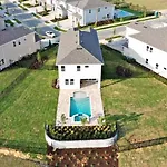 Energetic 6 Bdrm Home With Games Room At Encore