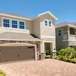 Modern 6 Bdrm Abode With Private Pool And Spa In Encore