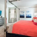 Sleek 5 Bdrm Home With Fun Themed Bedroom At Encore