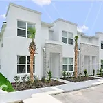 New Luxury Dream Vacation Home With Gym, 70 Inch Tv, Private Pool, 4 Bedrooms, 3 Full Baths, High Speed Wifi