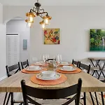 The Perch-2 Miles From Disney, Movie Theatre & Water Park