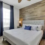 The Perch-2 Miles From Disney, Movie Theatre & Water Park