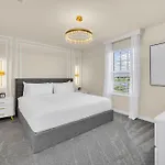 Chic 10Br Retreat With Themed Rooms & Pool