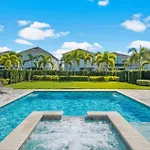 Ultimate Luxury Retreat: 5 Bedroom Villa With Pool And Jacuzzi