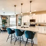 Chic Home By Rentyl With Mini Soccer Field & Golf Near Disney - 7715F