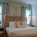 Luxury Townhouse Retreat Pets Welcome-352