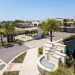Luxury 4 Bedroom Home Close To Disney 7487
