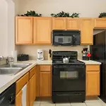 Spacious Regal Oaks Retreat - Steps To The Pool