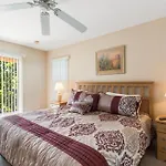 Spacious Regal Oaks Retreat - Steps To The Pool
