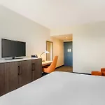 Best Western Plus Universal Inn - Newly Renovated!