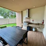 Home In Orlando 7 Min From Disney Parks - 4 Bedrooms With En-Suite Bathrooms!