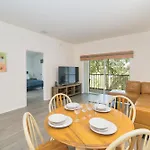 Huge Screened Patio That Overlooks Lake Buck, Near Famous Attractions!!