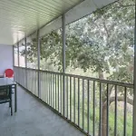 Huge Screened Patio That Overlooks Lake Buck, Near Famous Attractions!!