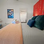 Disney World Getaway: 4 Bedroom - Sunroof - Bbq Bliss