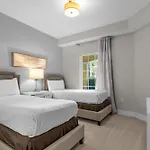 Nice Two Br Condo At Worldquest
