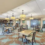 Spacious Queen Suite Near Universal Pool & Hot Tub