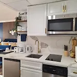 Luxury Lakeview Getaway 1 Mile Universal Studios