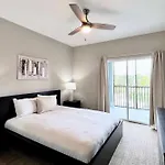 3Br Condo - Near Disney Balcony Pool Hot Tub