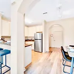 Luxury 2Br Condo - Pool & Hot Tub - Near Disney
