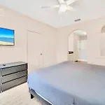 Luxury 2Br Condo - Pool & Hot Tub - Near Disney
