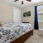 431-7-Np-Gateaway With Screened Pool