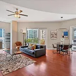 Beautiful Downtown Condo 1 Bed 1 Bath