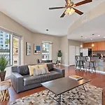 Beautiful Downtown Condo 1 Bed 1 Bath