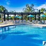 The Epic London Vista Cay Orlando Next To The Club