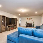 Windsor At Westside-8 Bedrooms House W/Pool-3719Ww