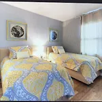 Modern Equipped Apt Best Location!