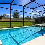 Spacious Vacation Home With Pool Tw2825
