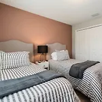Wonderful Townhomes With Four Bedrooms Close To Disney