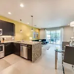 Charming Townhome With Private Pool Near Disney