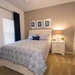Private Pool And Bunk Beds Plenty Of Room! Townhouse