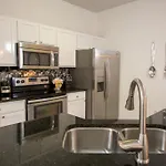 Private Pool And Bunk Beds Plenty Of Room! Townhouse