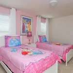 8 Bedroom Vacation Home In Windsor At Westside