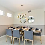 Amazing Story Lake Brand New Condo 4721 Unit208