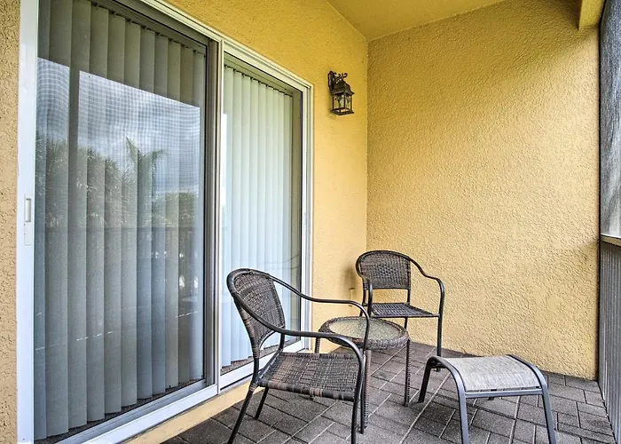 Quiet Condo With Balcony About 2 Miles To Disney World!