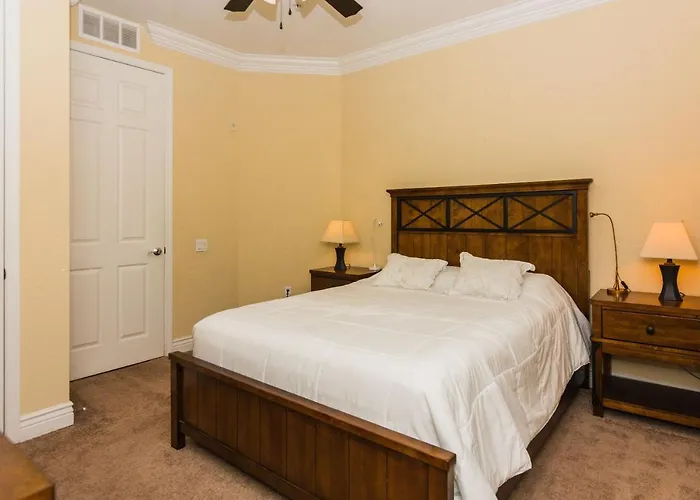 3Br 2Bath Condo Balcony 5Min Conv Center 1410Ft