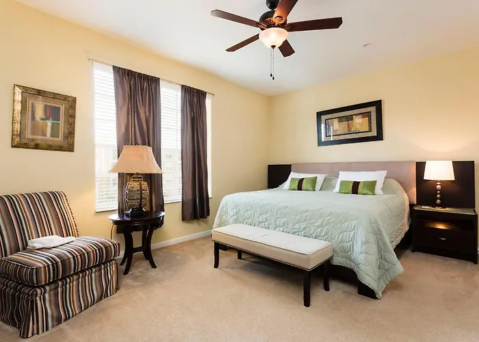 4Br 2Bath Condo Balcony 5Min Conv Center 2020Ft
