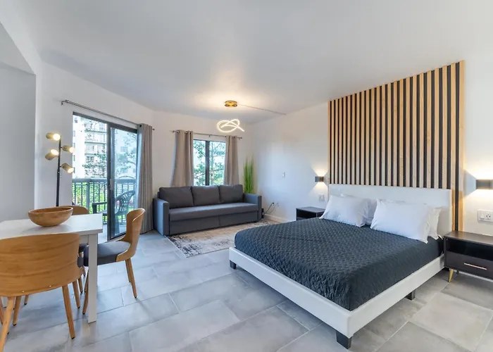 Spacious Studio Close To Theme Parks