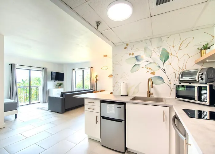Lovely Studio Near Universal