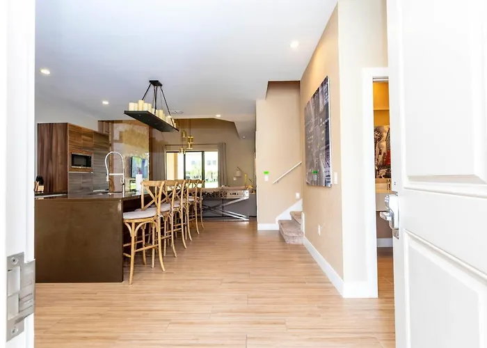 Gorgeous 4 Bd Close To Disney @ Magic Village 3092