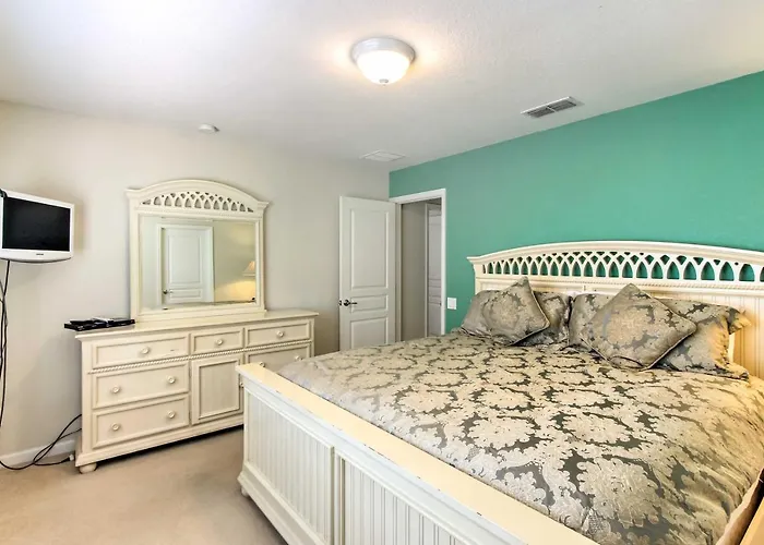 Spacious Kissimmee Villa - 3 Mi To Disney World!