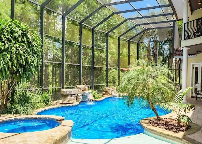 Lakeside Villa: Opulent 8Br Paradise In St. Georges Manor, Formosa Gardens, Fl