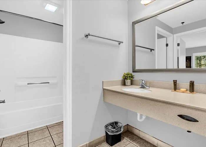 1Br Condo - Two Queens Arcade Pool - Near Disney
