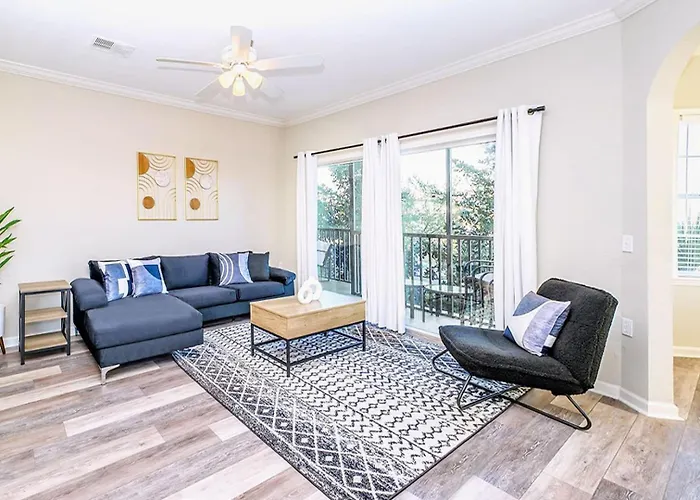 Cozy 2Br Condo - Private Balcony - Near Disney