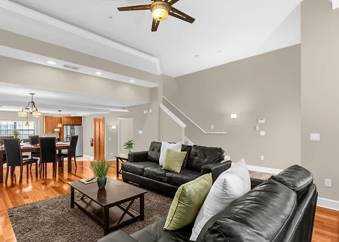 4Br Disney Family Townhouse Resort In Orlando - With Resort Pool, Gym, Games, & Jacuzzi