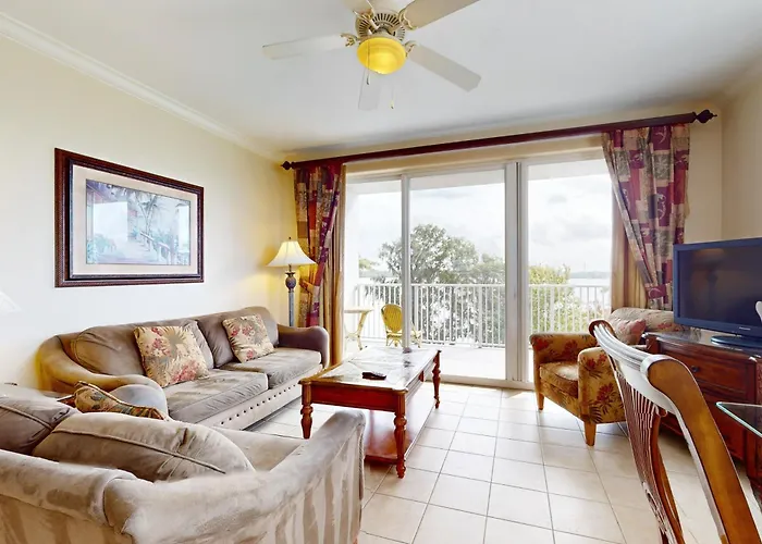 The Heron Beach Gateaway